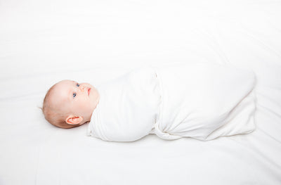 How to use baby swaddle blankets to keep your newborn snuggly
